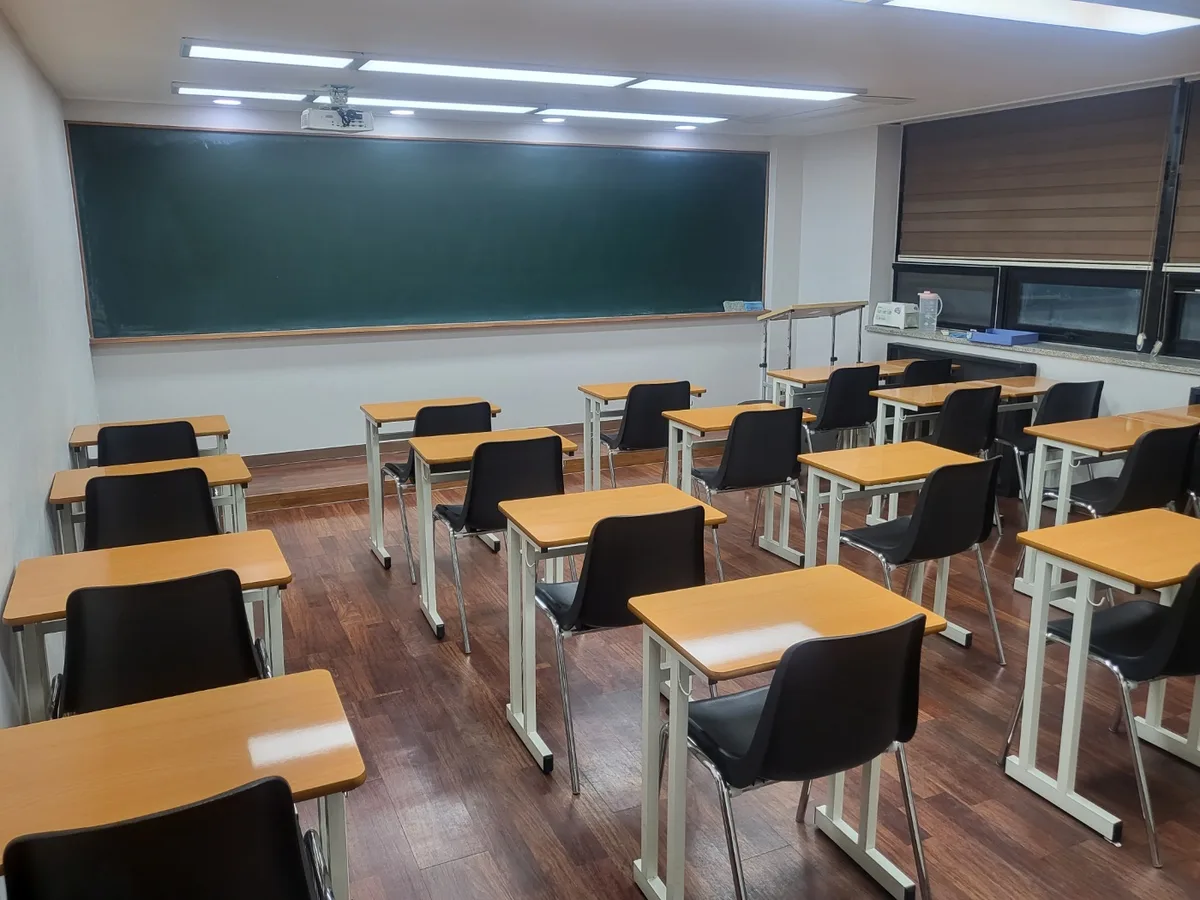 정읍시 망제동 학원 컴퓨터실 장비 주변 정밀 위생청소 사례 - 행진크린