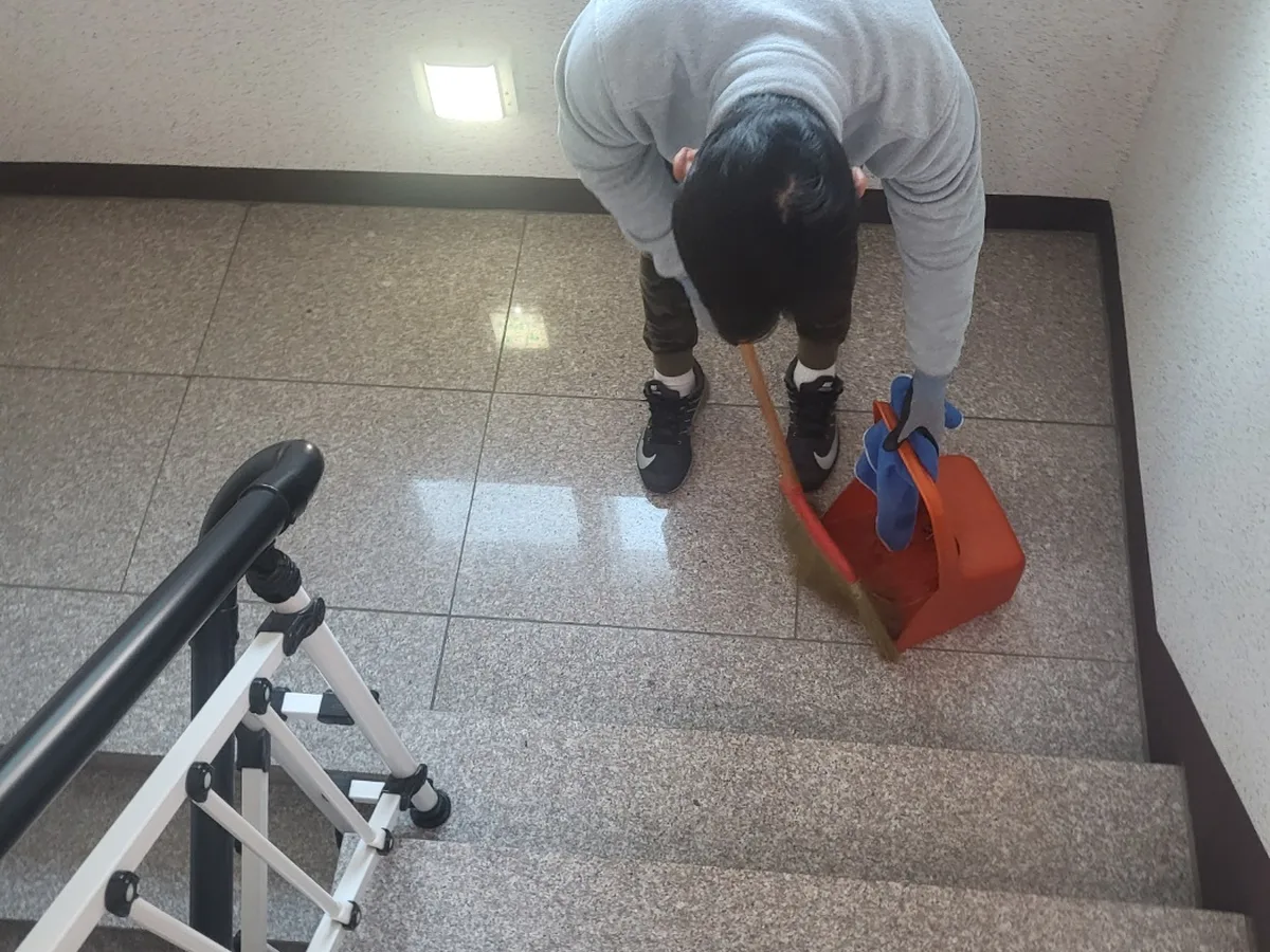 정읍시 망제동 건물 공동현관 장비 주변 정밀 위생청소 사례 - 행진크린