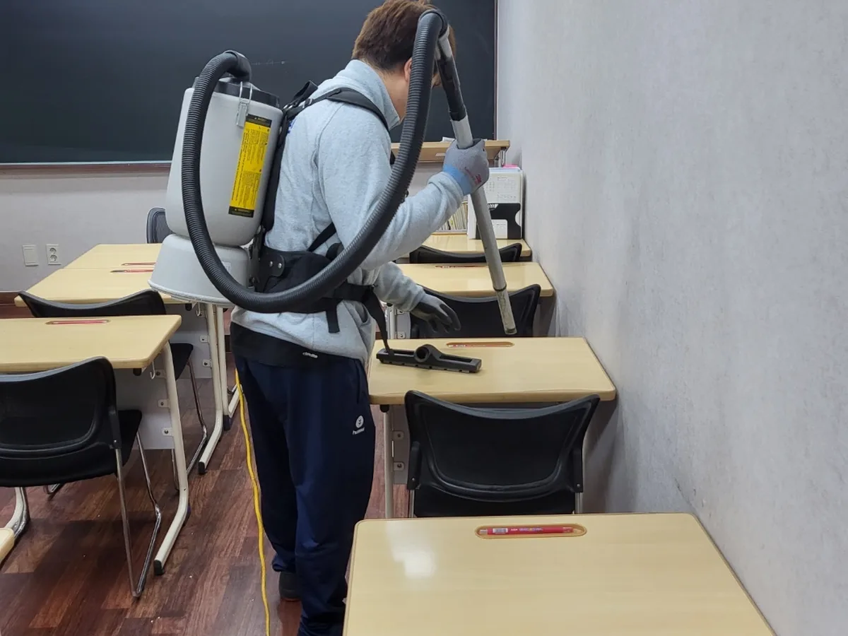 정읍시 시기동 학원 좌석·책상 진공 바닥 위생청소 사례 - 행진크린